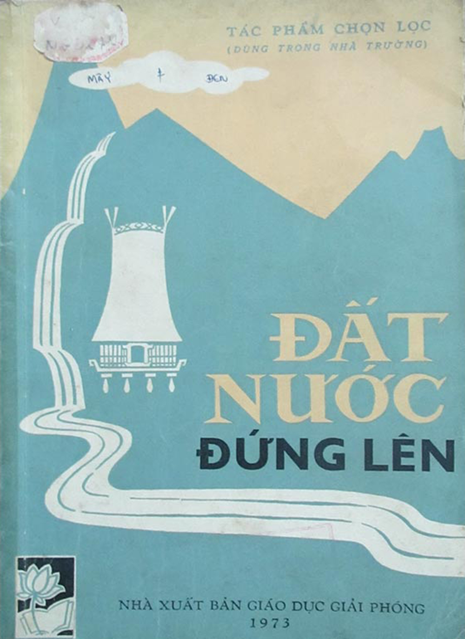Dat Nuoc Dung Len